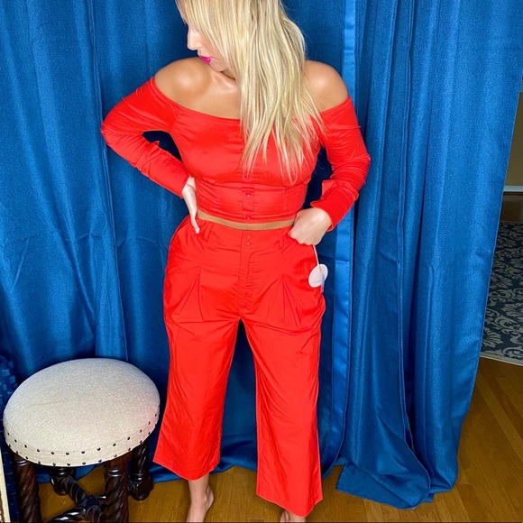 REVOLVE “Red Set” - Picture 2 of 8